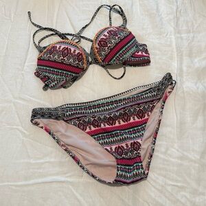 Shade and Shore Bikini, 34D top XL bottom
